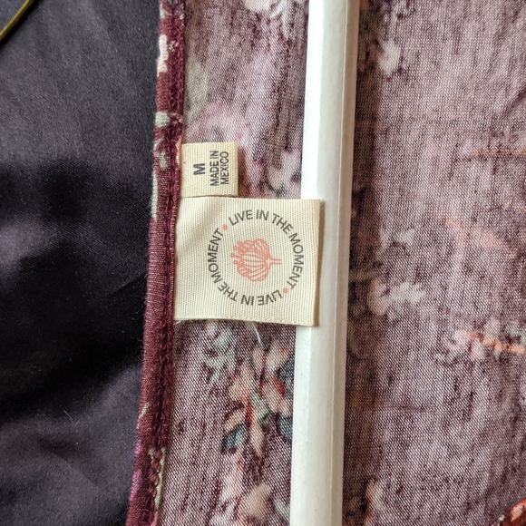 Long sleeve soft floral top - Picture 4 of 4